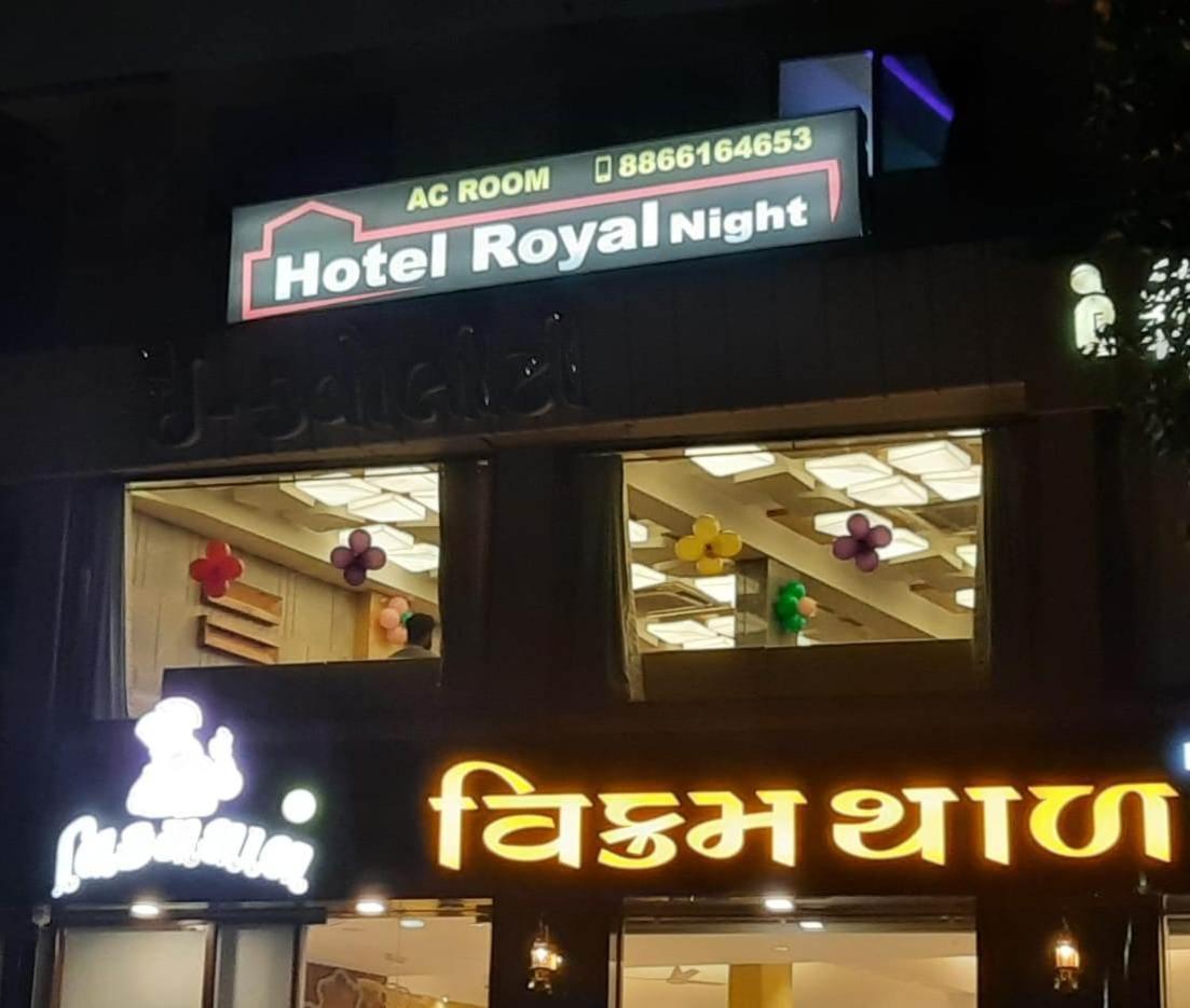 Hotel Royal Night Ahmadábád Exteriér fotografie